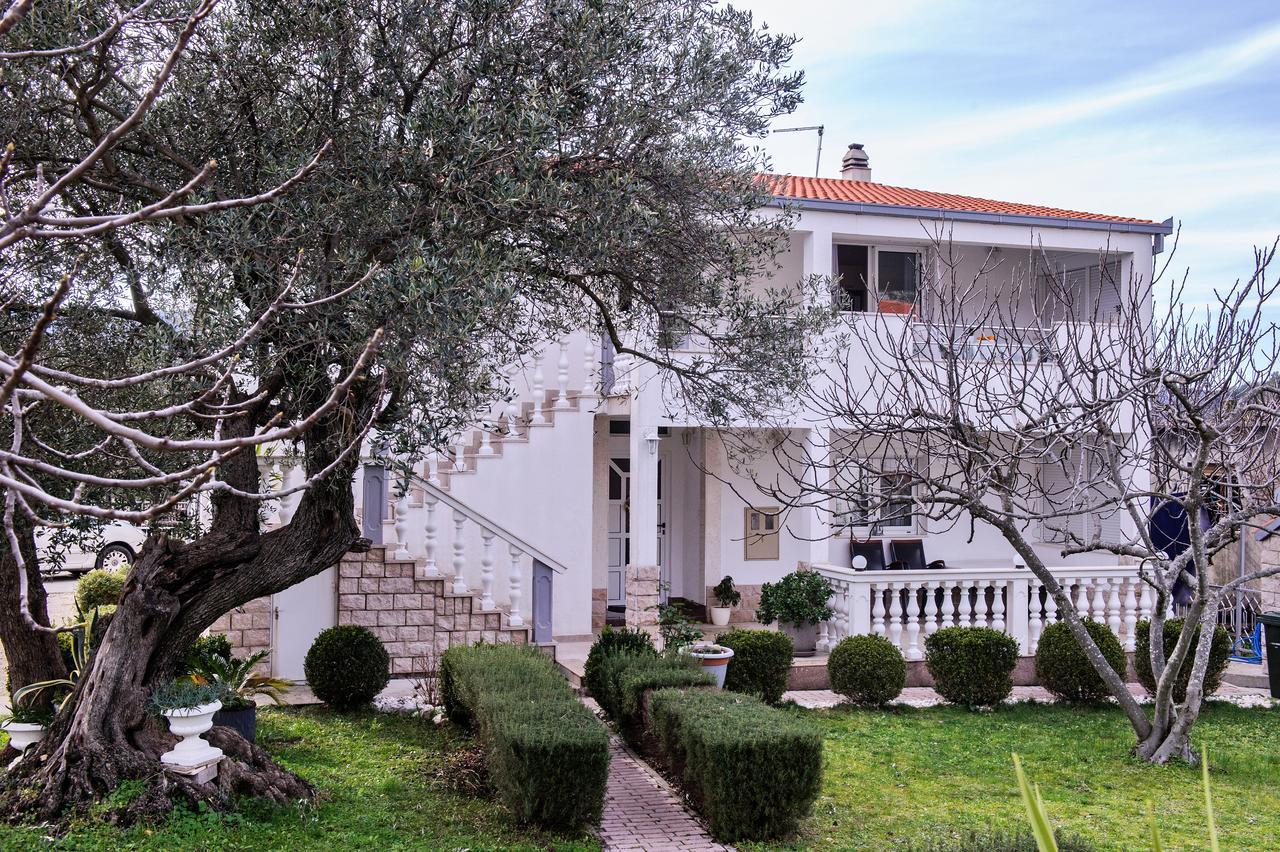Apartments Mila Marina Exterior photo