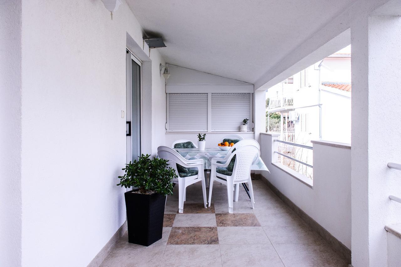 Apartments Mila Marina Exterior photo